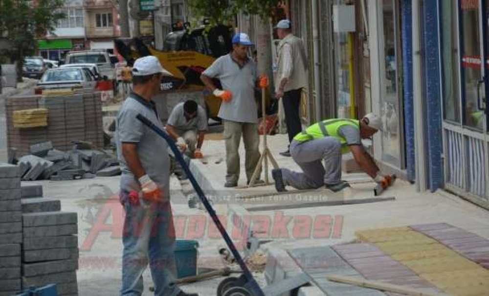 Çorlu Belediyesi'nden Kaldırım Çalışması