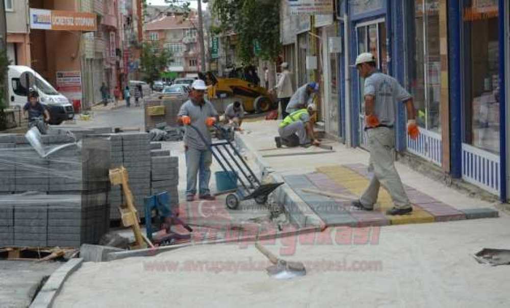 Çorlu Belediyesi'nden Kaldırım Çalışması