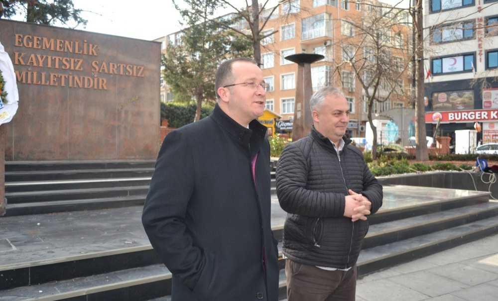 Dernekler Atatürk Anıtına Çelen Sundu