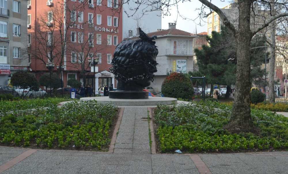 Haberimiz Sonrası Uğur Mumcu Anıtı Düzenlendi