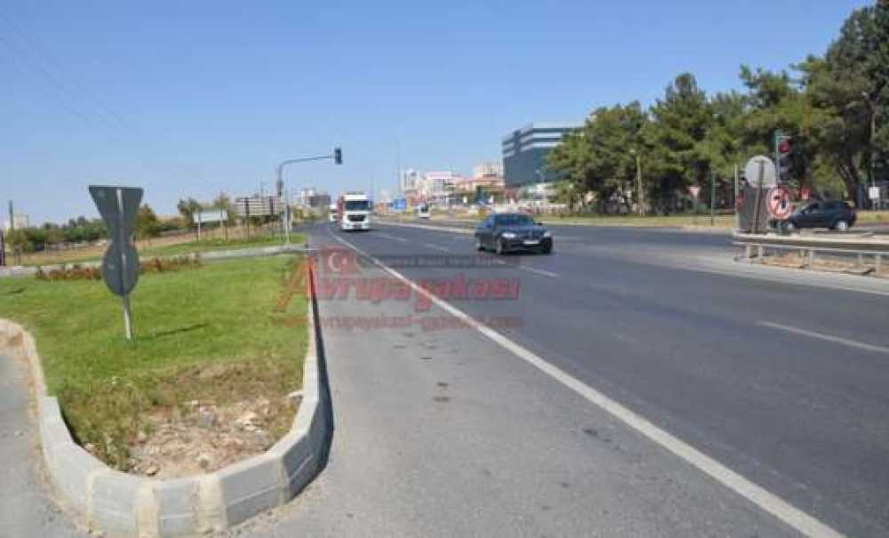 Sürücüler Kavşakta Tehlike Saçıyor