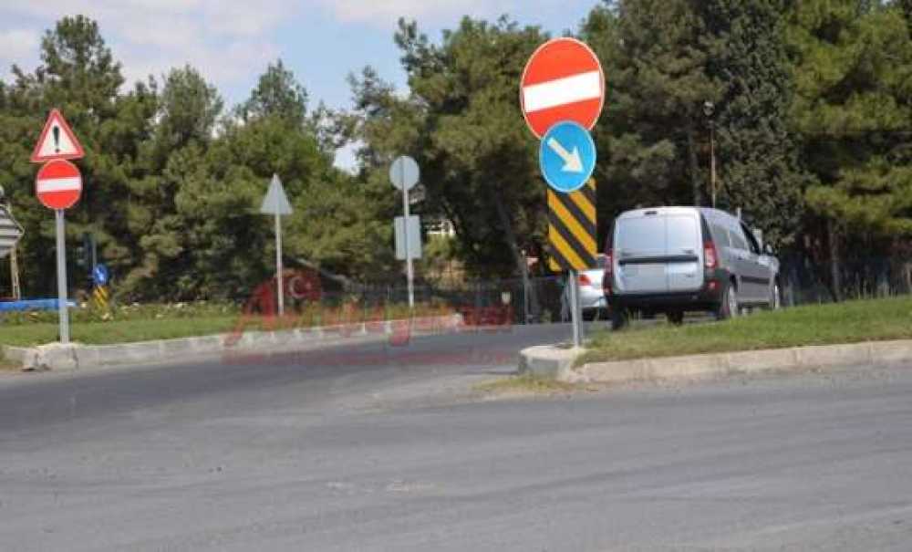 Sürücüler Kavşakta Tehlike Saçıyor