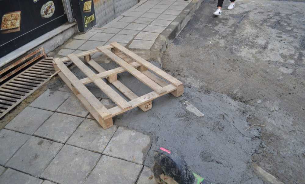 Aynı Yer İki Kere Kazıldı