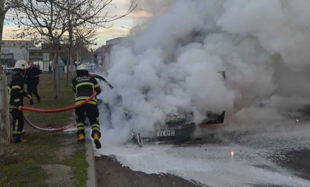 Alev Alev Yanan Araç Küle Döndü!
