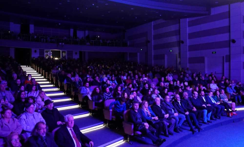 Cem Vakfı Korosu İzleyicileri Büyüledi