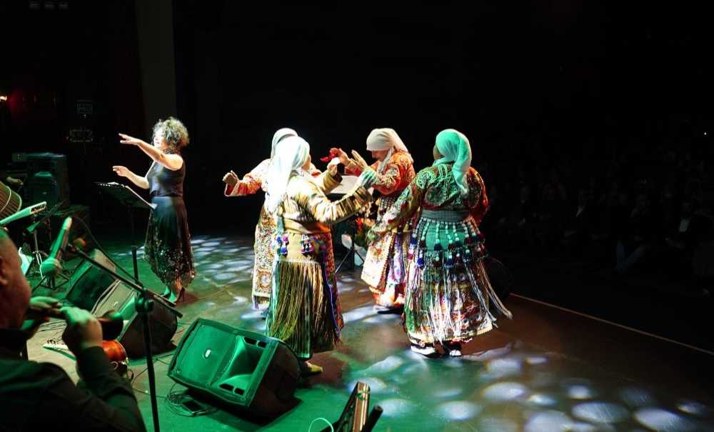 Cem Vakfı Korosu İzleyicileri Büyüledi