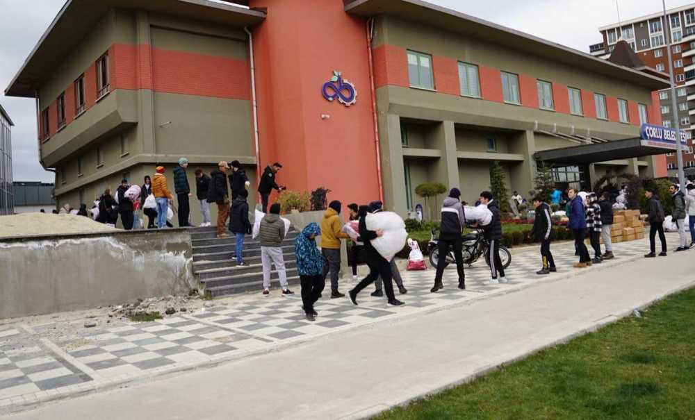 Çorlu Yardıma Kilitlendi