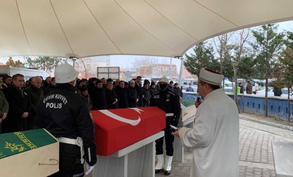 Depremde Ölen Mülayim Çifti Çorlu'da Defnedildi