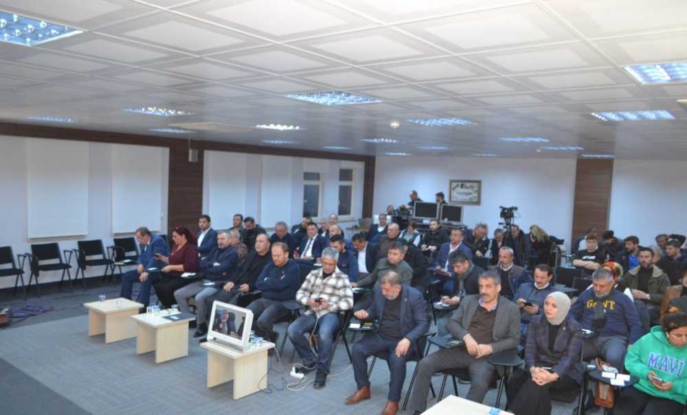 Stk'lar Deprem Bölgesi İçin Yardım Topladı