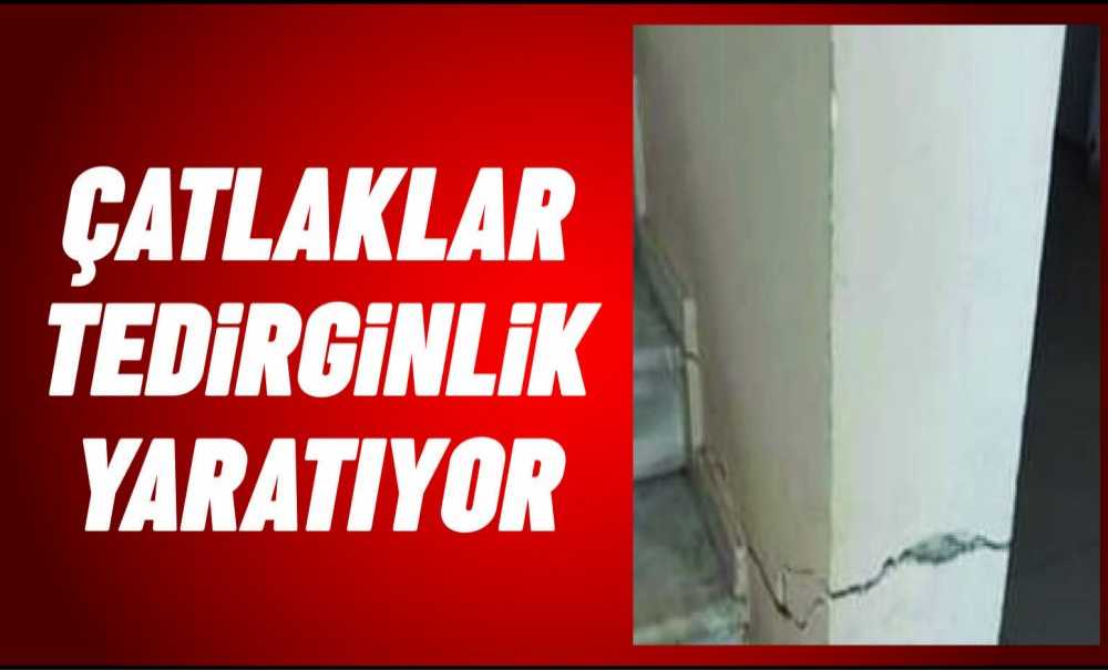 Aile Sağlık Merkezi'ndeki Çatlaklar Tedirginlik Yaratıyor