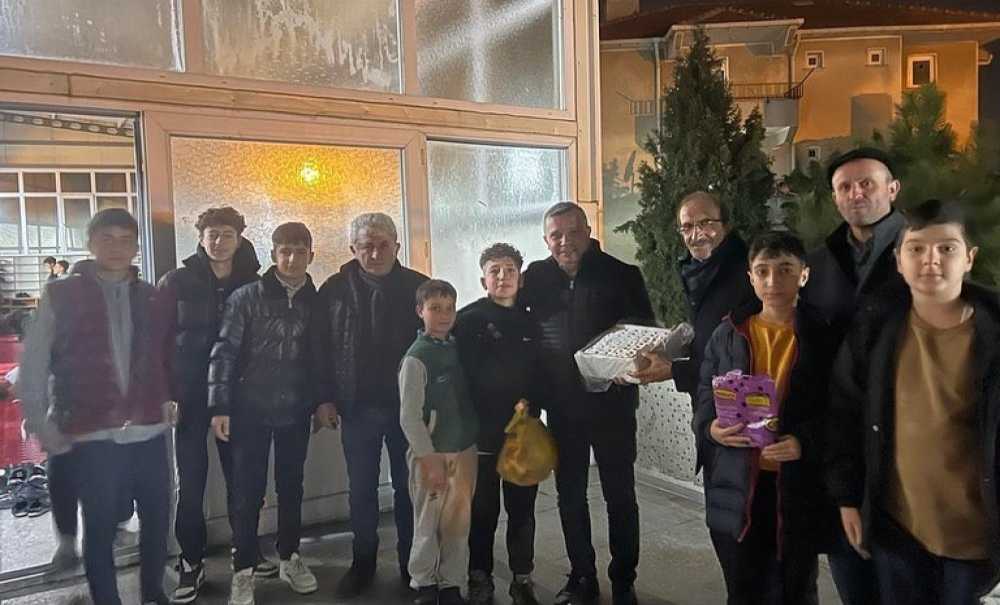 Ak Parti Çorlulu Vatandaşların Kandilini Kutladı