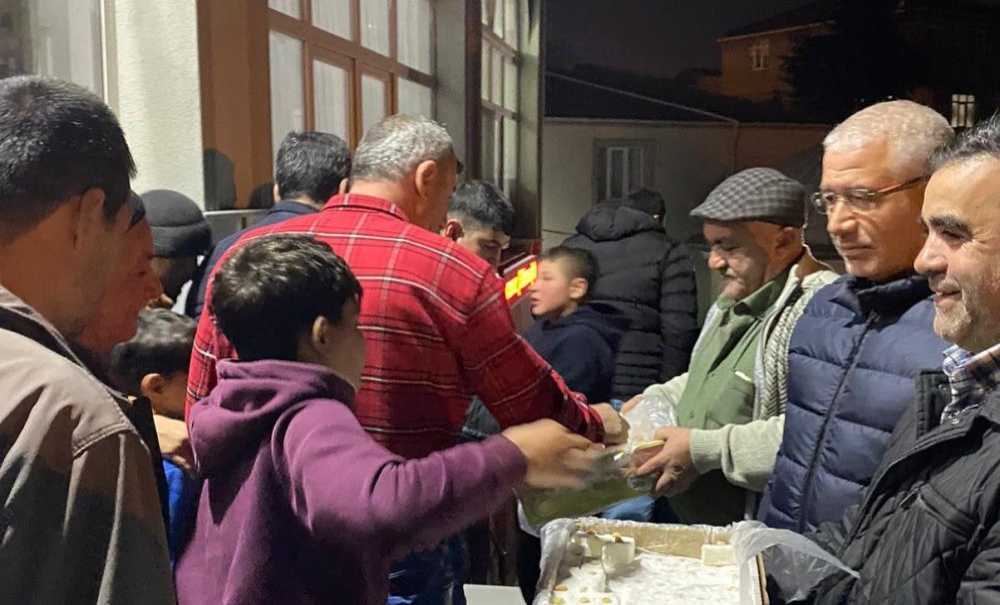 Ak Parti Çorlulu Vatandaşların Kandilini Kutladı