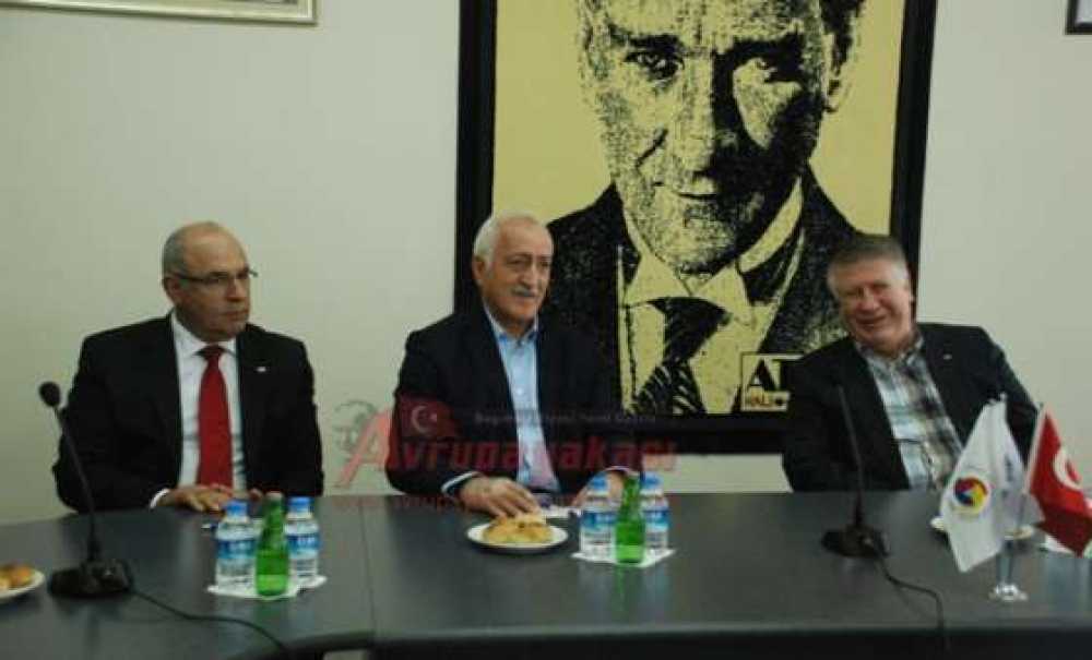 Eski İçişleri Bakanı Sadettin Tantan Çorlu`da