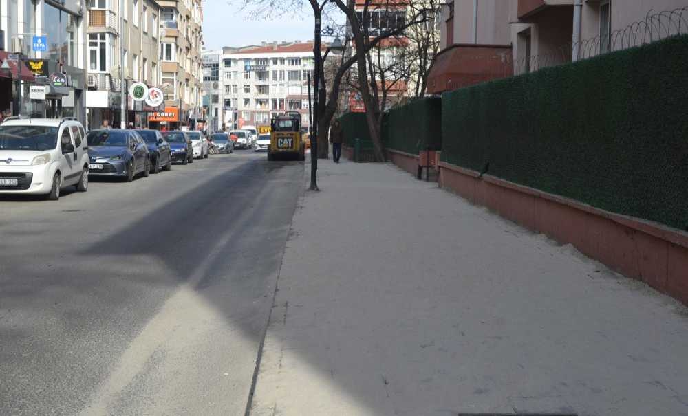 Şinasi Kurşun Caddesi'ndeki Kaldırımlar Yapıldı