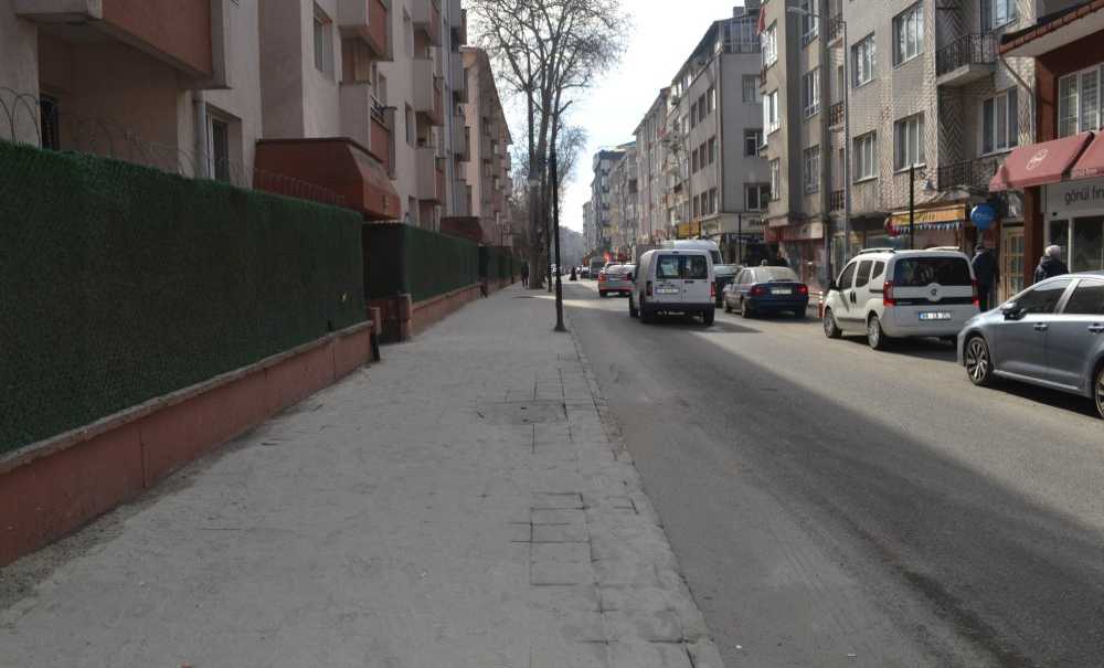 Şinasi Kurşun Caddesi'ndeki Kaldırımlar Yapıldı