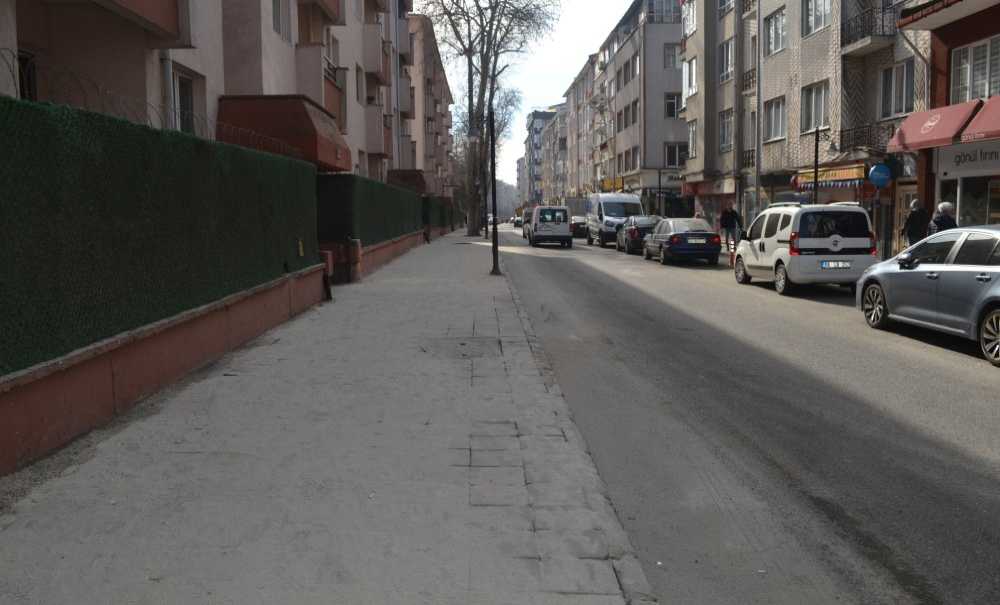 Şinasi Kurşun Caddesi'ndeki Kaldırımlar Yapıldı