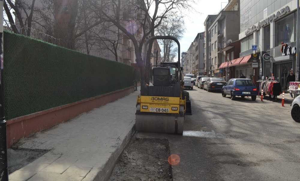 Şinasi Kurşun Caddesi'ndeki Kaldırımlar Yapıldı