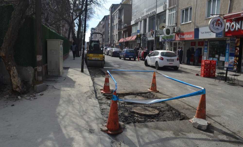 Şinasi Kurşun Caddesi'ndeki Kaldırımlar Yapıldı