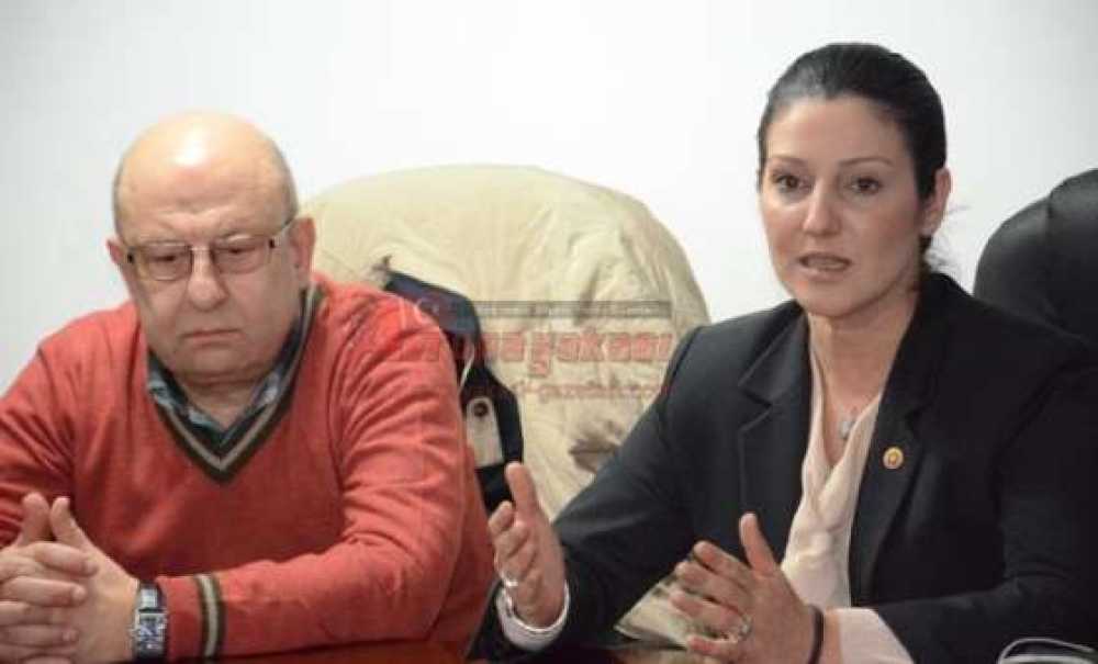 Ak Parti'den Rozet Takma Töreni