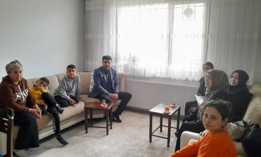 Ak Parti Depremzedeleri Yalnız Bırakmadı