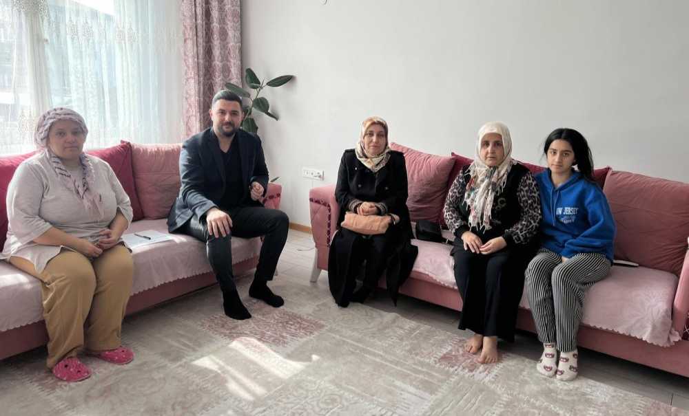 Ak Parti Depremzedeleri Yalnız Bırakmadı