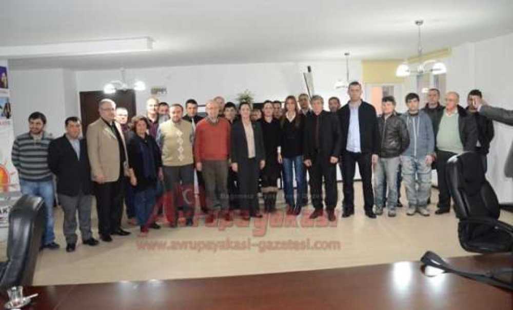 Ak Parti'den Rozet Takma Töreni