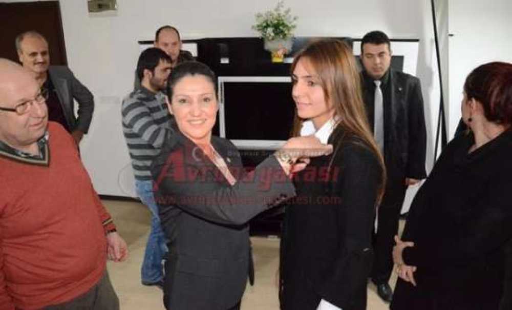 Ak Parti'den Rozet Takma Töreni