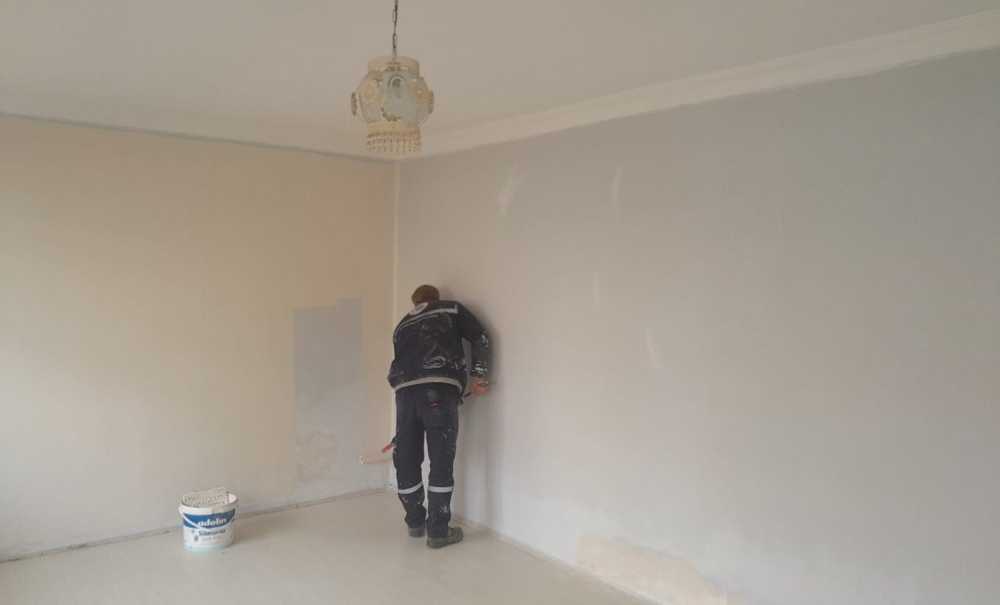 Afetzede Ailelere Tahsis Edilen Evlerin Bakımı Yapılıyor