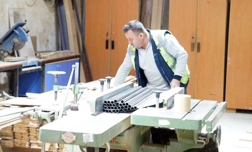 Depremzedeler İçin Üretiyorlar