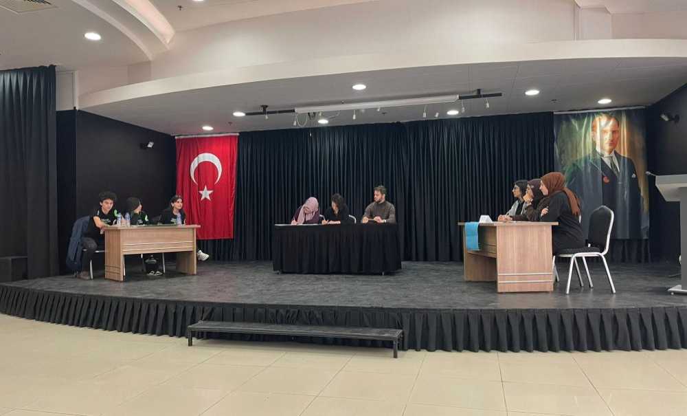 Liseler Arası Münazara Yarışmaları Başladı