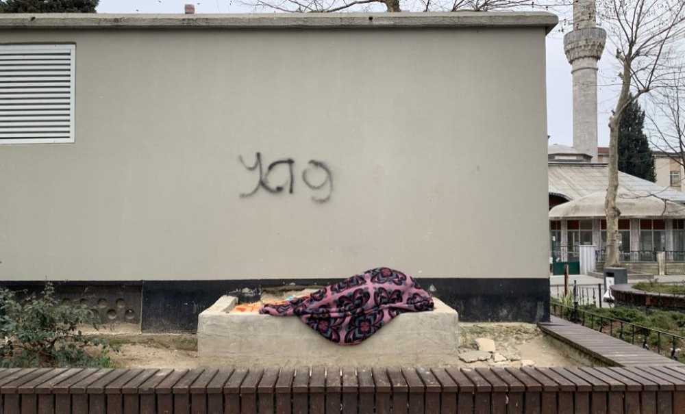 Dışarda Yatan Vatandaş Yürekleri Sızlattı