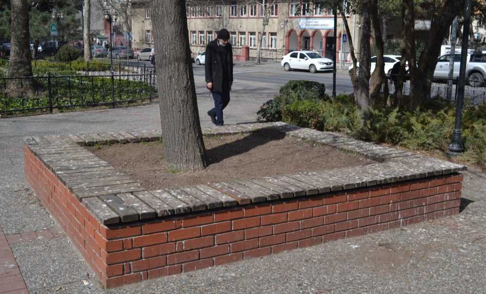 Parklardaki Pislik Gözlerden Kaçmıyor