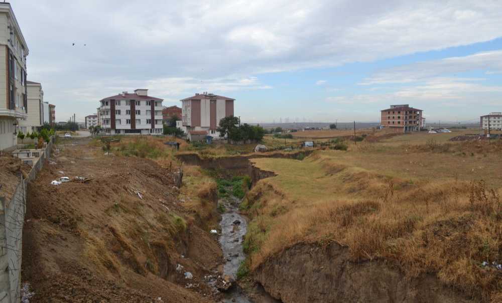 Dere Önce Dolduruldu Sonra Yol Açıldı