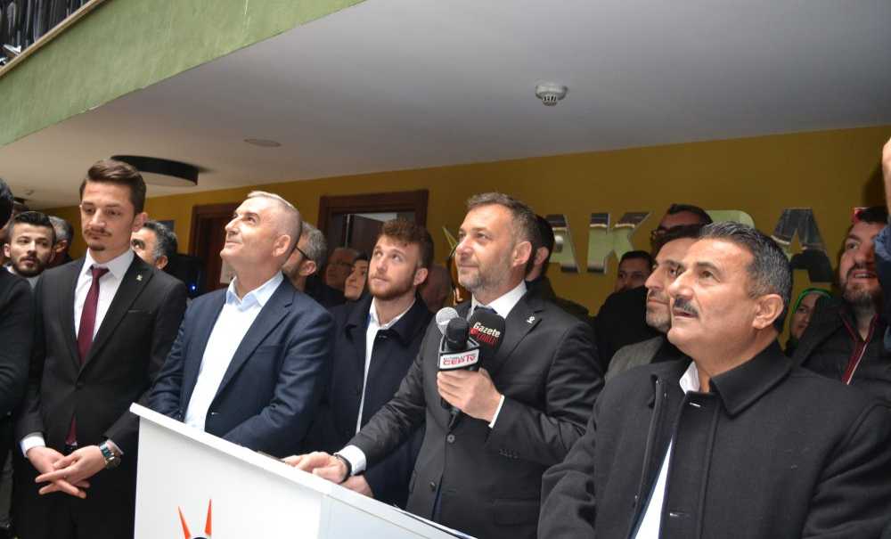 Aday Adaylığı Açıklaması Mitinge Döndü