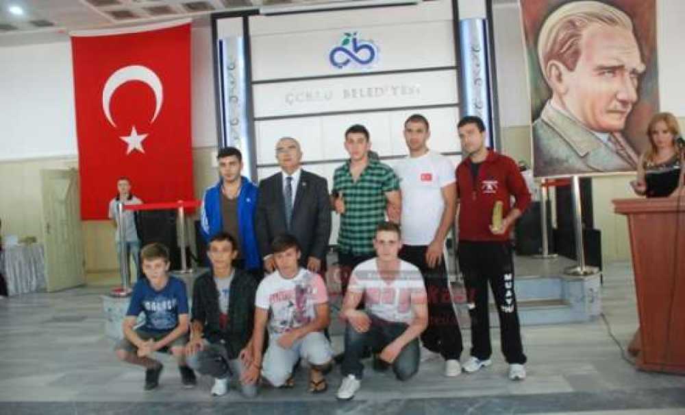 Çorlu Belediyesinden Altın Yağmuru