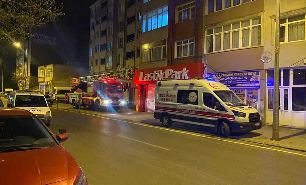 Uyuya Kalan Aileyi İtfaiye Uyandırdı