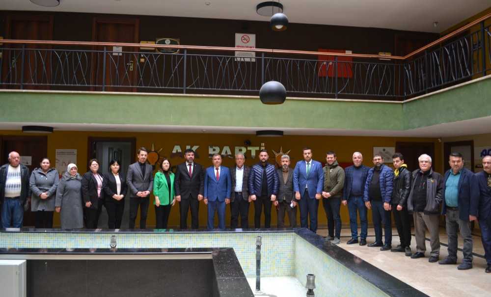 Ak Parti'de Devir Teslim Töreni Yapıldı