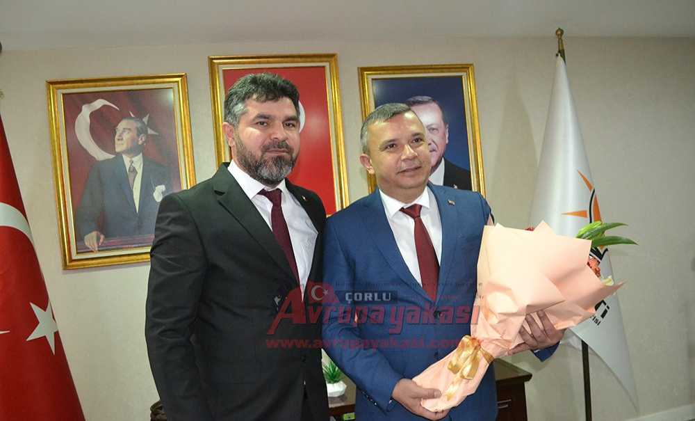 Ak Parti'de Devir Teslim Töreni Yapıldı