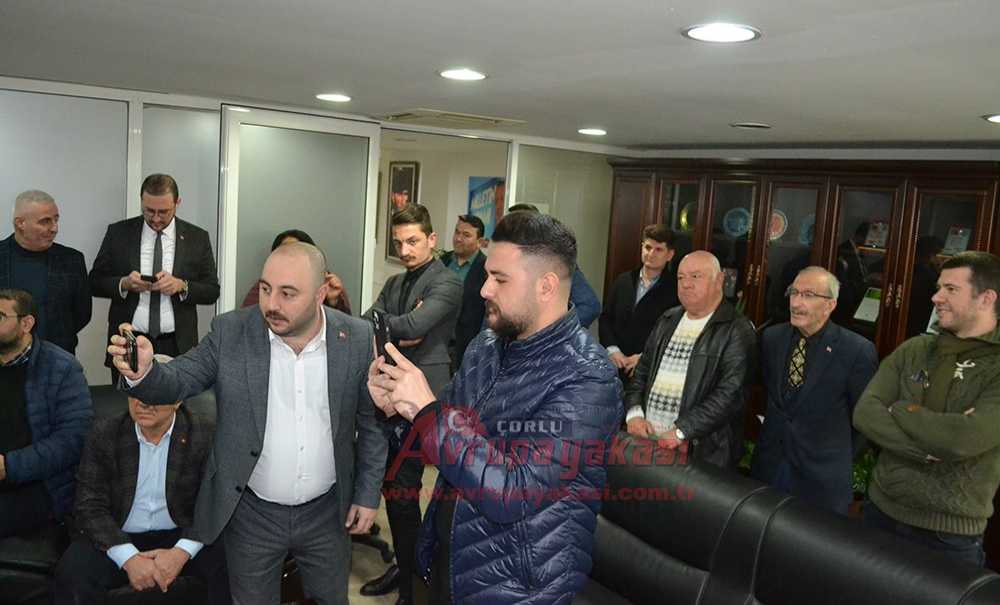 Ak Parti'de Devir Teslim Töreni Yapıldı