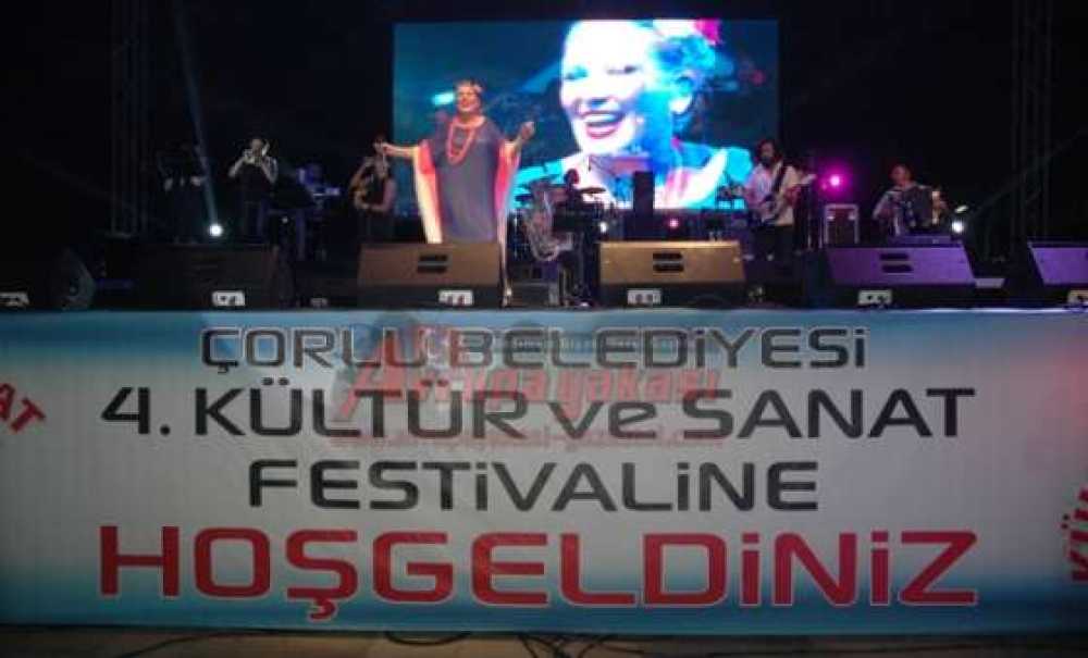 Suzan Kardeş Çorlu`da Balkan Rüzgarı Estirdi