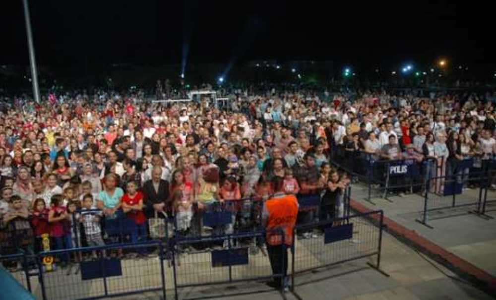 Suzan Kardeş Çorlu`da Balkan Rüzgarı Estirdi