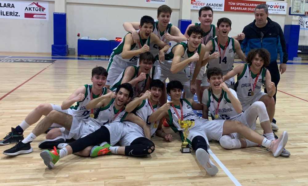 Namağlup Şampiyon Oldular