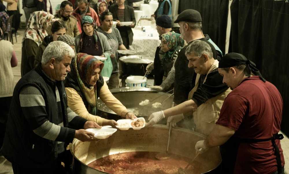 Tekirdağ Cansuyu, Deprem Bölgesinde İftar Düzenledi