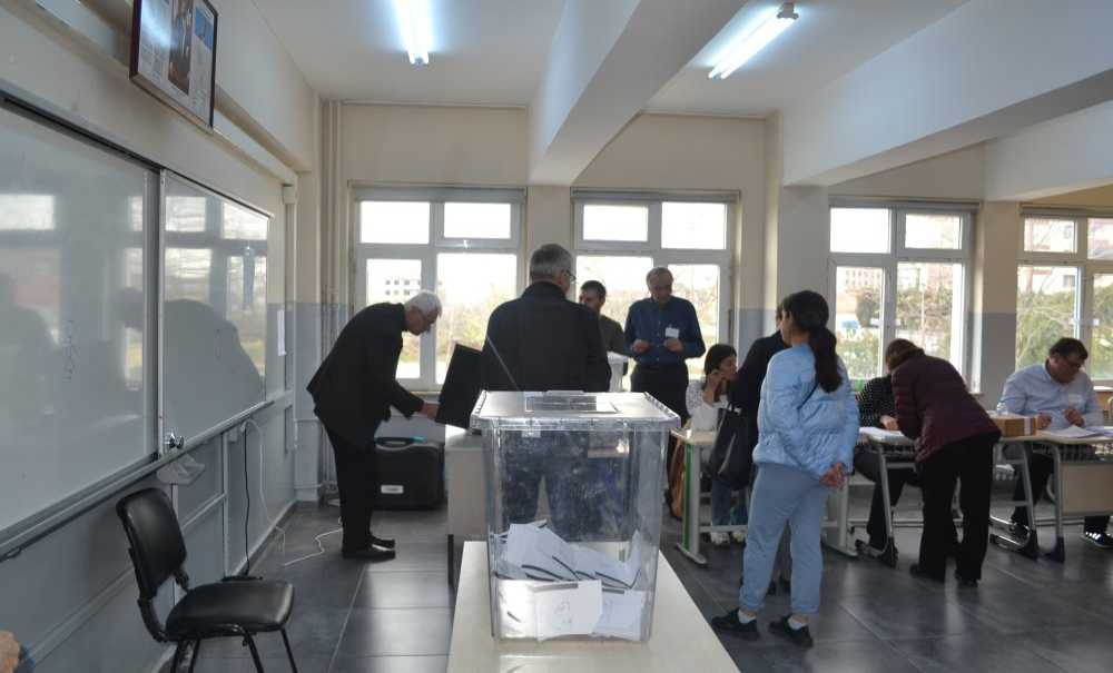 Soydaşlarımız Birkez Daha Sandık Başına Gitti