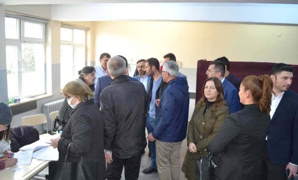 Soydaşlarımız Birkez Daha Sandık Başına Gitti