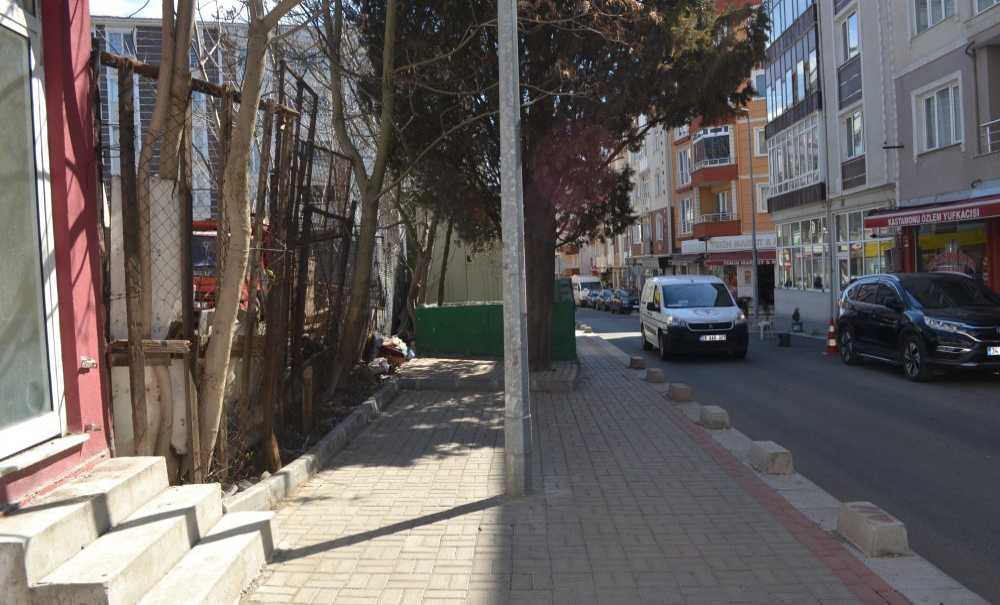 Yan Yatan Duvar Güvenli Hale Getirildi