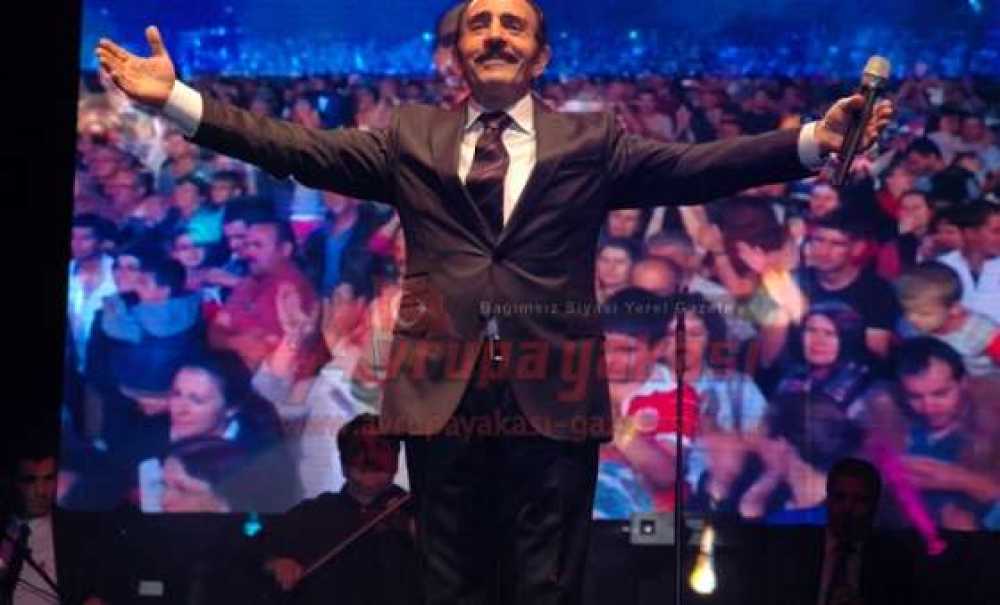 Mustafa Keser Söyledi, Çorlu Eşlik Etti