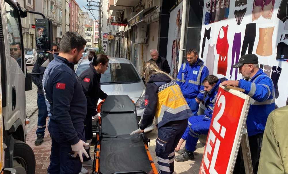 Belediye Temizlik İşçisi Kazada Yaralandı