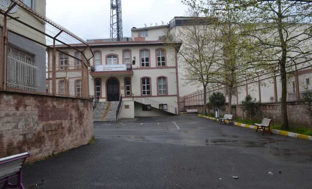 Boşaltılan Okullar Sessizliğe Büründü