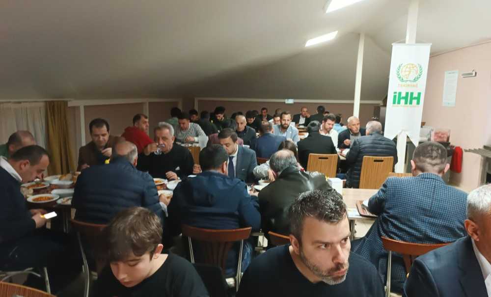 İhh İftar Programında Buluştu